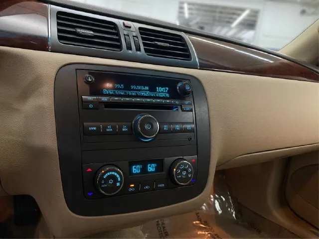 Buick Lucerne photo 29