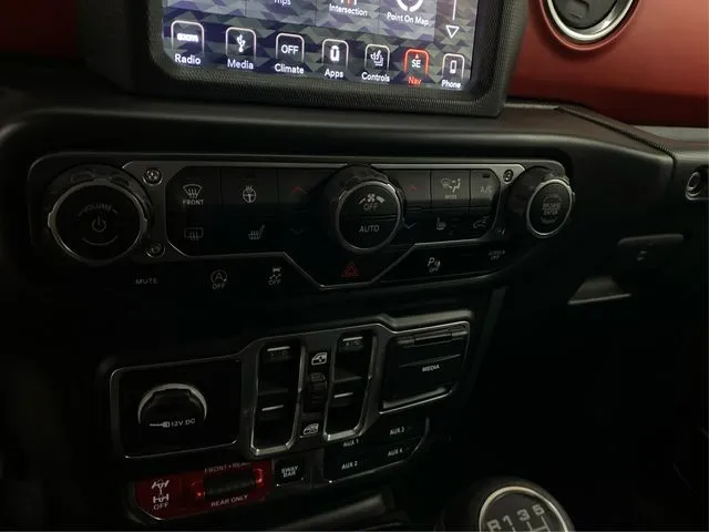 Jeep Wrangler photo 31