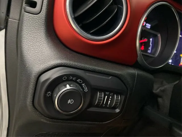 Jeep Wrangler photo 23