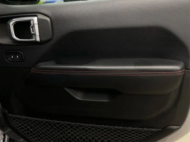 Jeep Wrangler photo 26