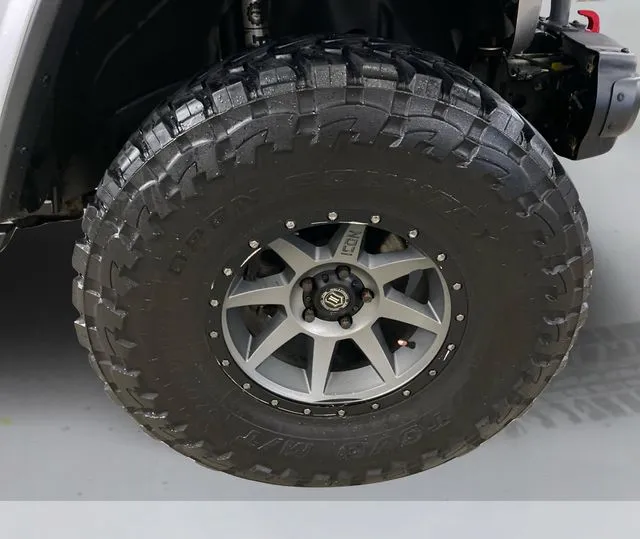 Jeep Wrangler photo 16