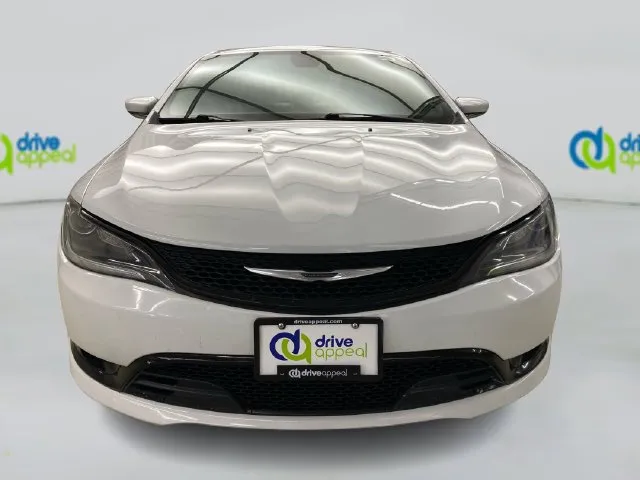 Chrysler 200 photo 15
