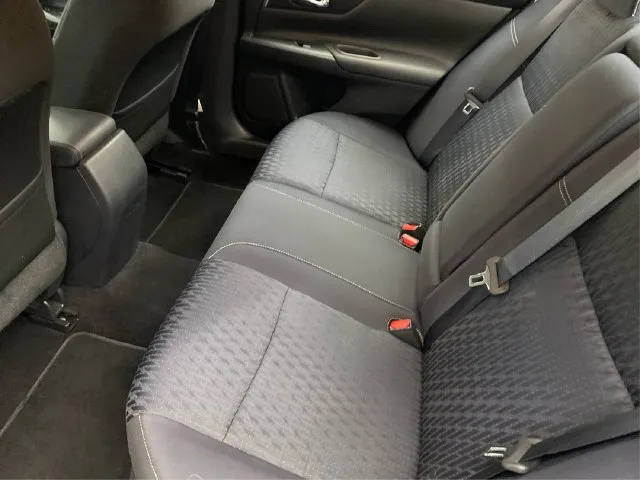 Nissan Altima photo 11