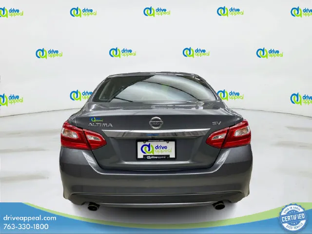 Nissan Altima photo 7