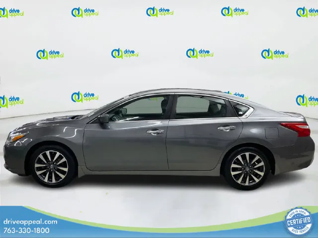 Nissan Altima photo 9