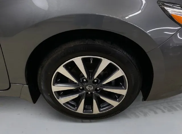 Nissan Altima photo 16