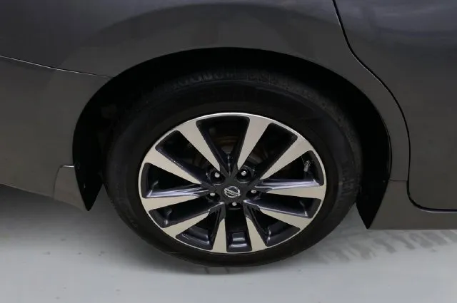 Nissan Altima photo 17