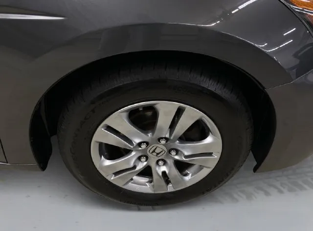 Honda Accord photo 16