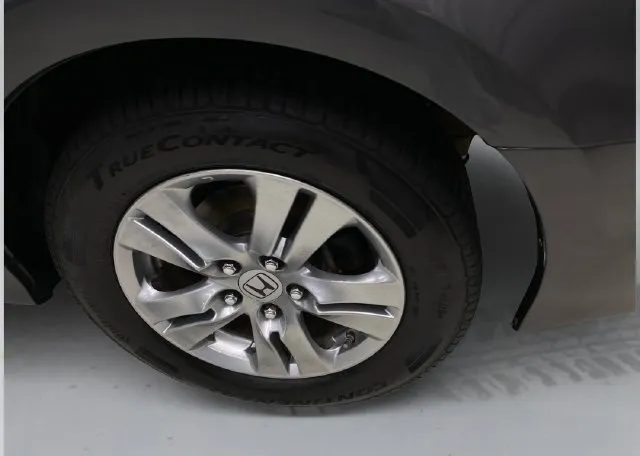Honda Accord photo 18