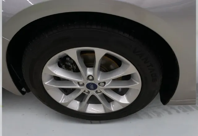 Ford Fusion photo 18