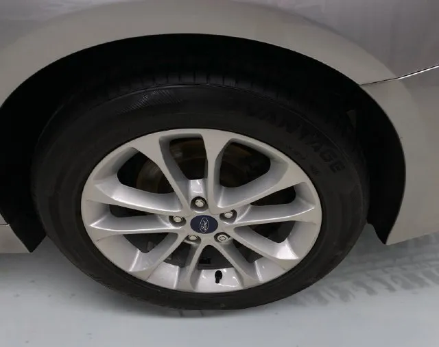 Ford Fusion photo 17