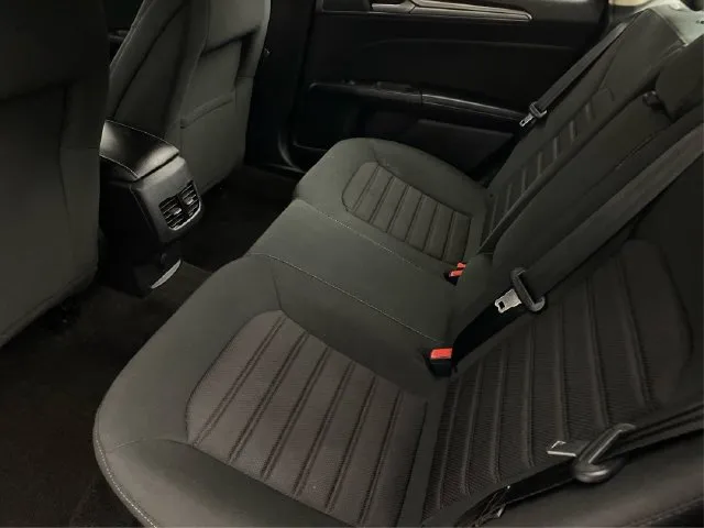 Ford Fusion photo 14