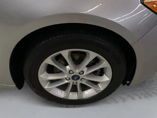 Ford Fusion photo 15
