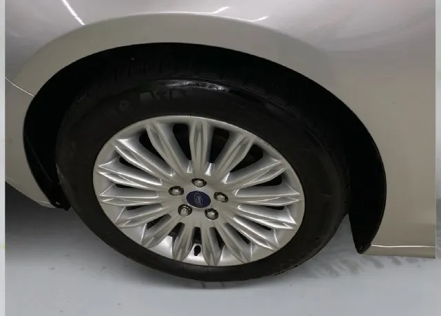 Ford Fusion photo 19