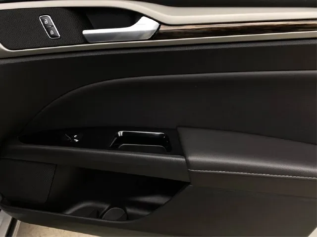 Ford Fusion photo 26
