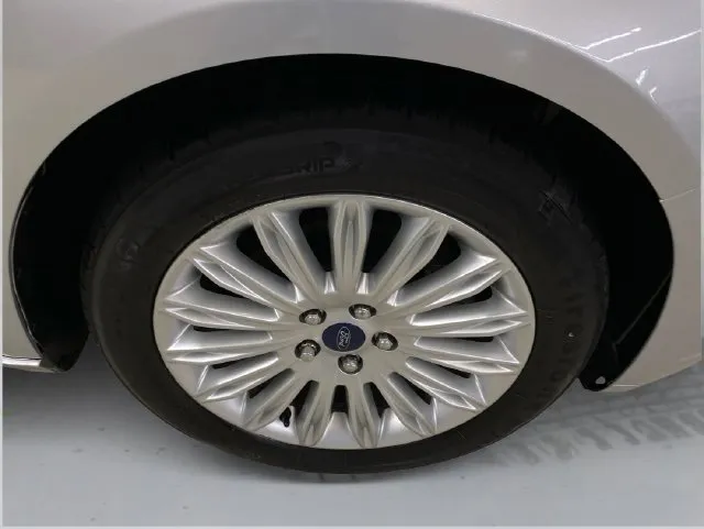 Ford Fusion photo 16