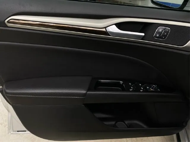 Ford Fusion photo 25
