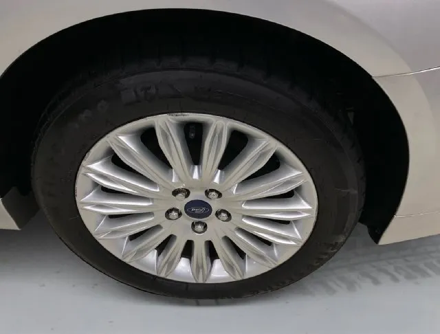 Ford Fusion photo 18