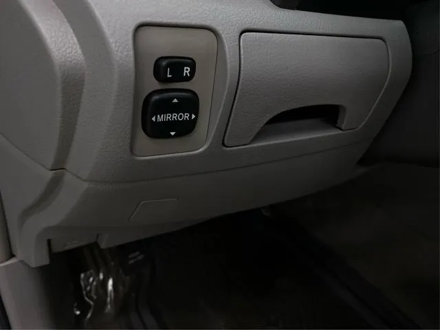 Toyota Camry photo 23