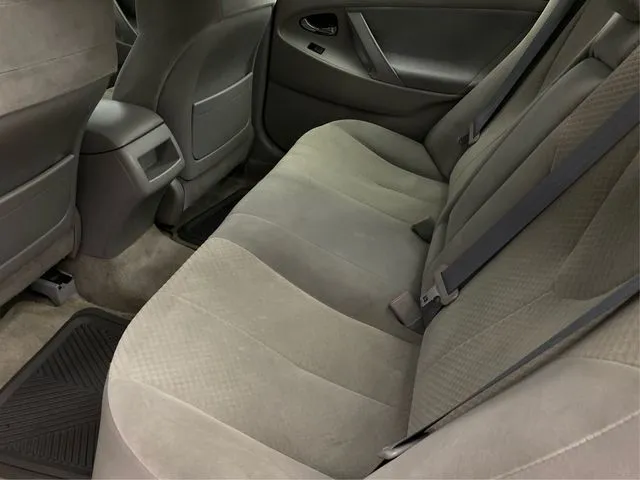 Toyota Camry photo 11