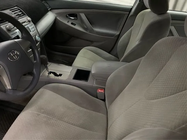 Toyota Camry photo 10