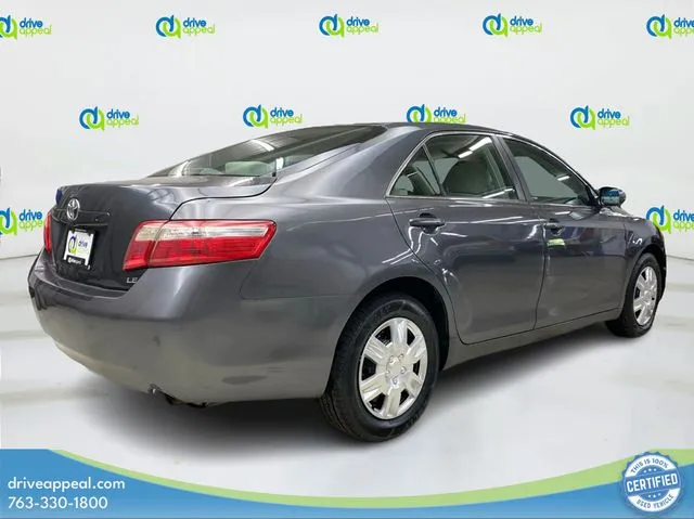Toyota Camry photo 5