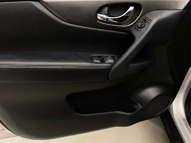 Nissan Rogue photo 26