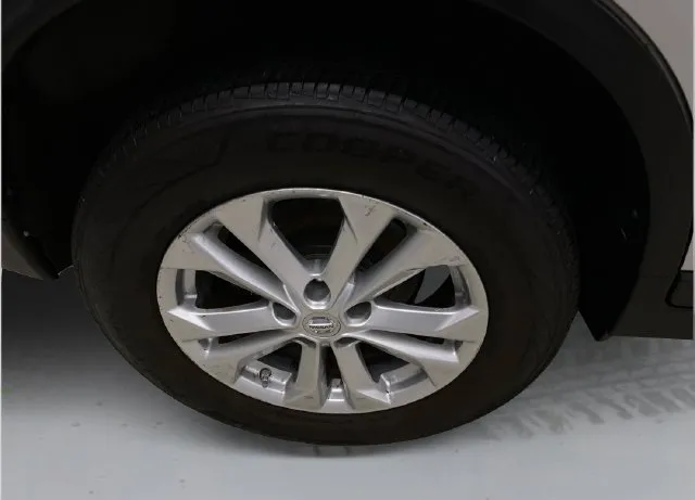 Nissan Rogue photo 18