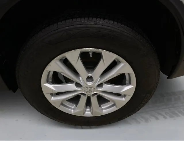 Nissan Rogue photo 19