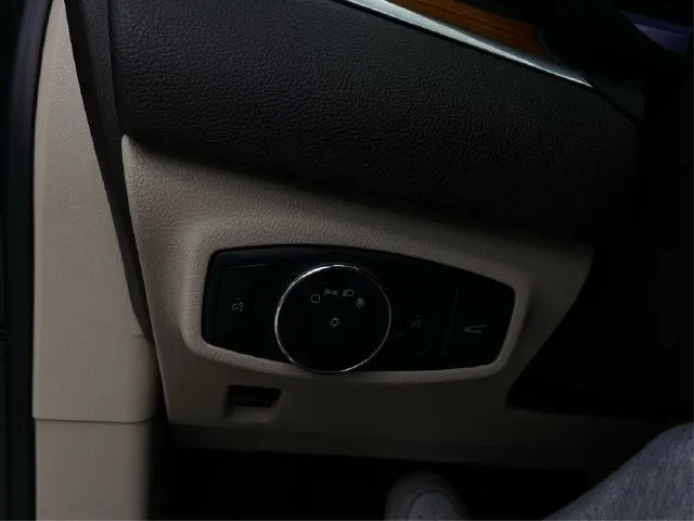 Lincoln MKC photo 24