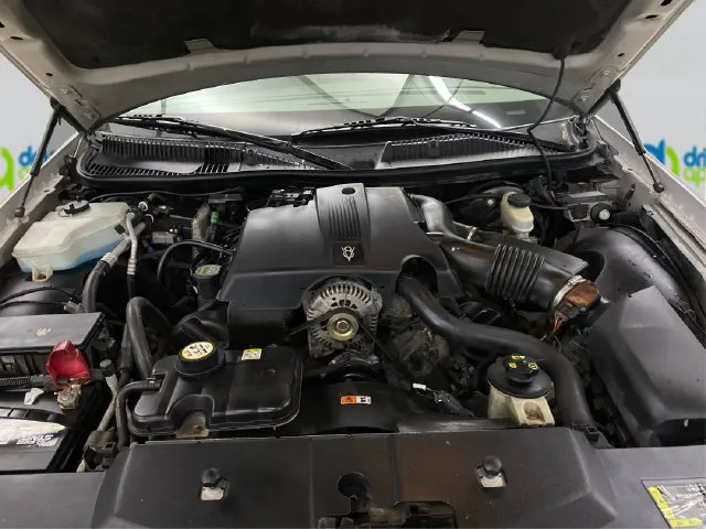 Lincoln Town Car photo 13