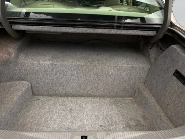 Lincoln Town Car photo 14
