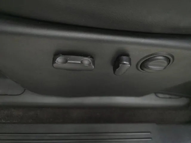 Chevrolet Silverado photo 24