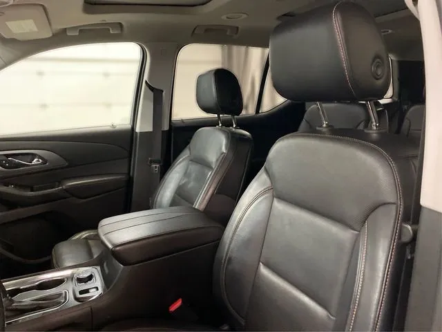 2018 Chevrolet Traverse Premier photo 3