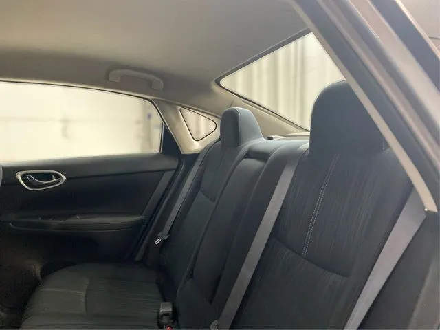 2017 Nissan Sentra SV photo 4