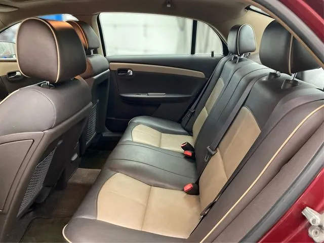 2009 Chevrolet Malibu LTZ photo 4