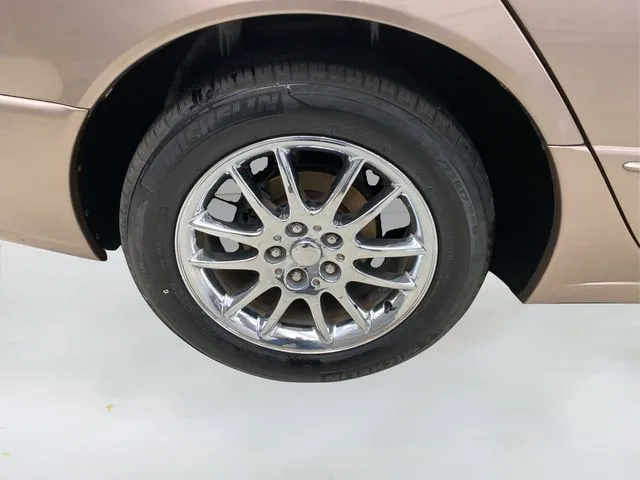 2001 Chrysler 300 photo 4