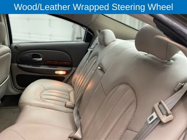 2001 Chrysler 300 photo 2