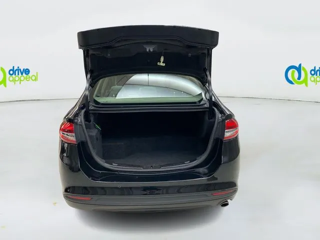 2018 Ford Fusion Hybrid SE photo 3