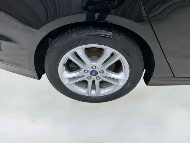 2018 Ford Fusion Hybrid SE photo 4