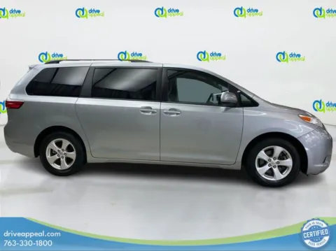 More photos of 2017 Toyota Sienna L at Drive Appeal Anoka, MN