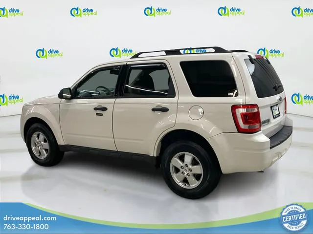 2009 Ford Escape XLT photo 2