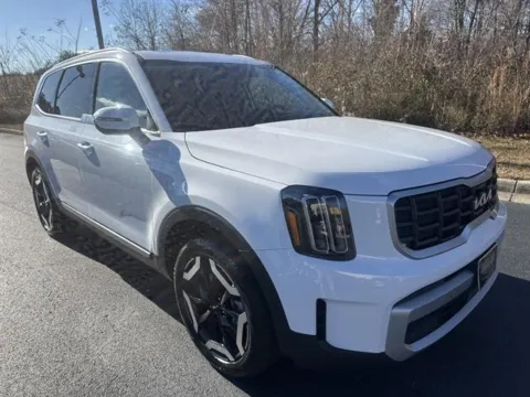 White 2025 Kia Telluride S for sale in Danville, VA