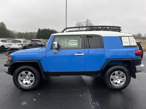 More photos of 2007 Toyota FJ Cruiser at Blackwell Kia, VA