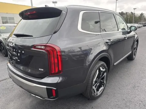 More photos of 2025 Kia Telluride S at Blackwell Kia, VA