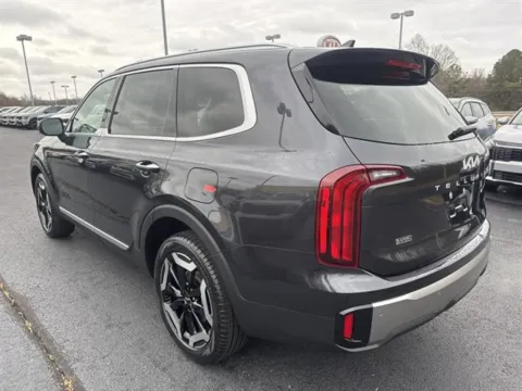 More photos of 2025 Kia Telluride S at Blackwell Kia, VA