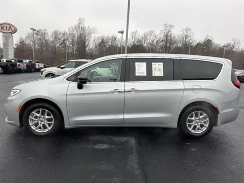 More photos of 2024 Chrysler Pacifica Touring L at Blackwell Kia, VA