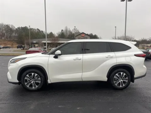 More photos of 2021 Toyota Highlander XLE at Blackwell Kia, VA