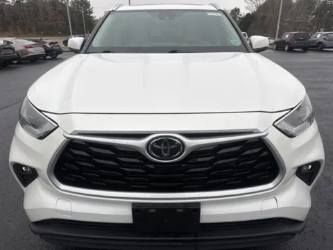 Photos of 2021 Toyota Highlander XLE for sale in Danville, VA at Blackwell Kia