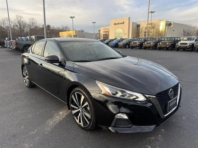 2020 Nissan Altima SR